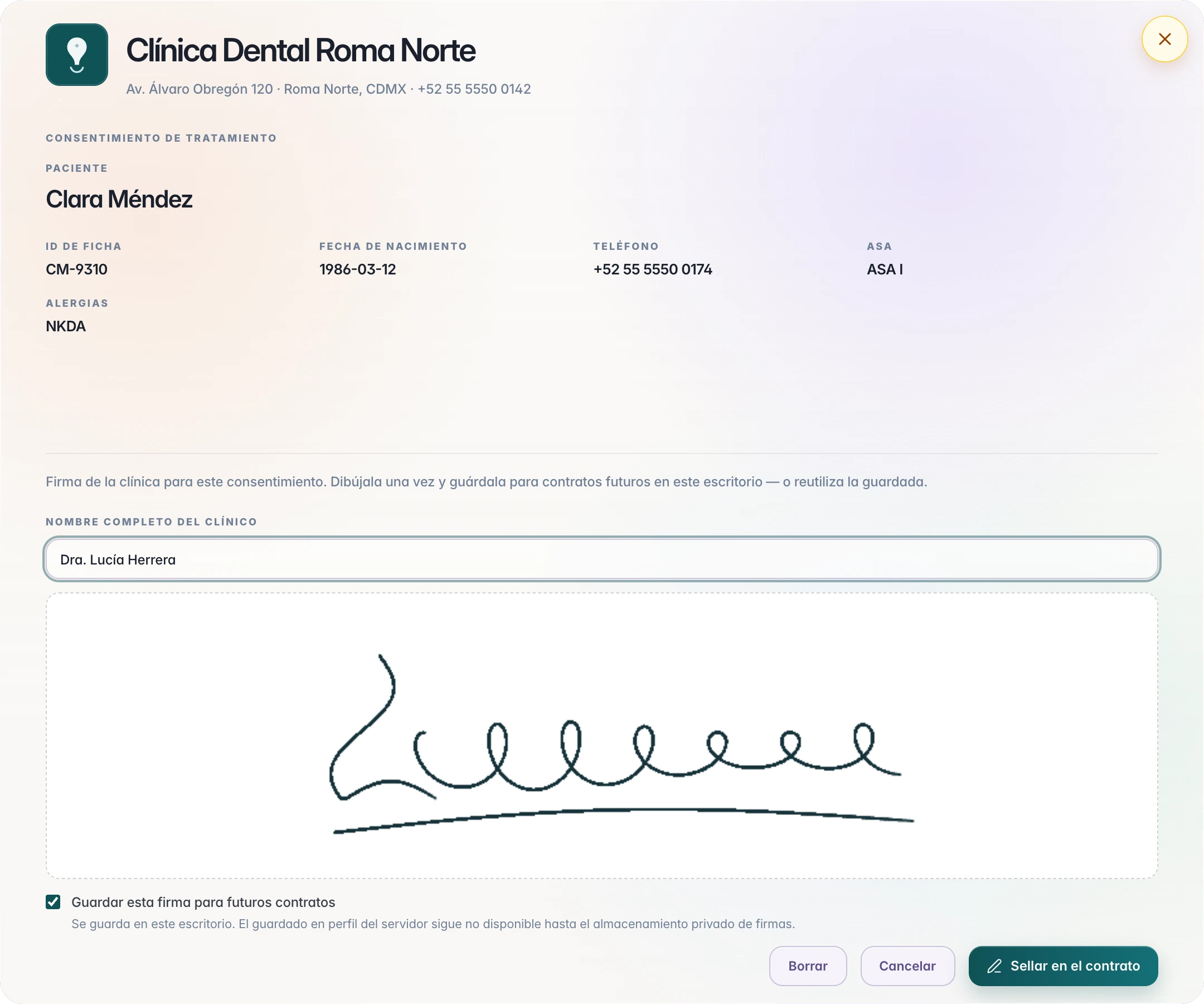 Firmar: nombre completo del clínico, la firma dibujada y Guardar esta firma para futuros contratos.