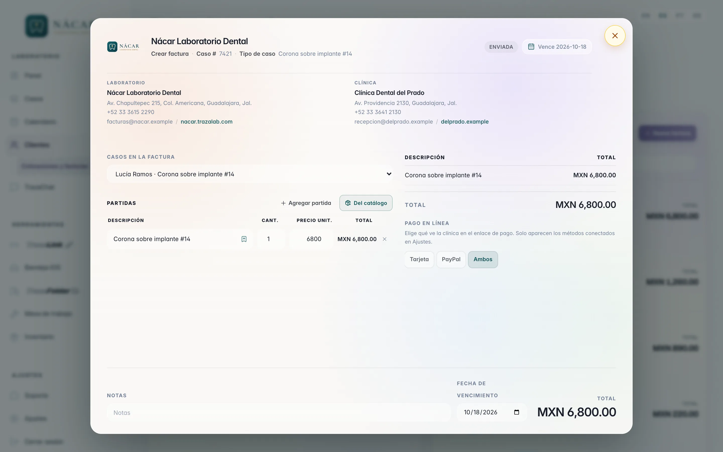 Factura de Nácar Laboratorio Dental con su logo y sus datos, para Clínica Dental del Prado: corona sobre implante del 14, MXN 6,800.00, pago en línea con tarjeta o PayPal.